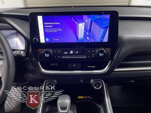 Used 2024 Toyota Grand Highlander XLE image 16