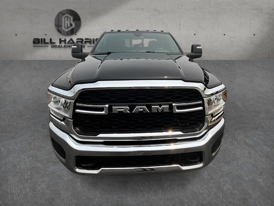 Used 2024 RAM 3500 Tradesman w/ Chrome Appearance Group AWD/4WD image 2