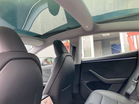 Used 2024 Tesla Model 3 Long Range AWD/4WD image 36