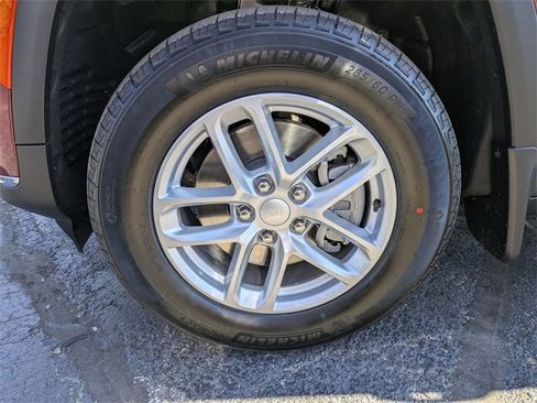 New 2025 Jeep Grand Cherokee L Laredo w/ Luxury Tech Group I image 31