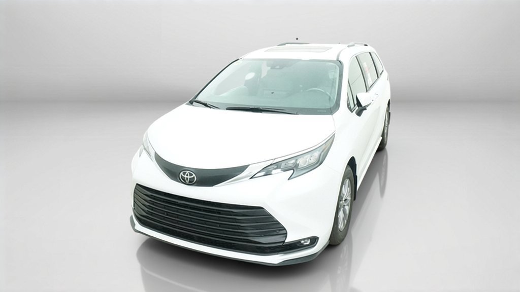 New 2026 Toyota Sienna XLE FWD image 10