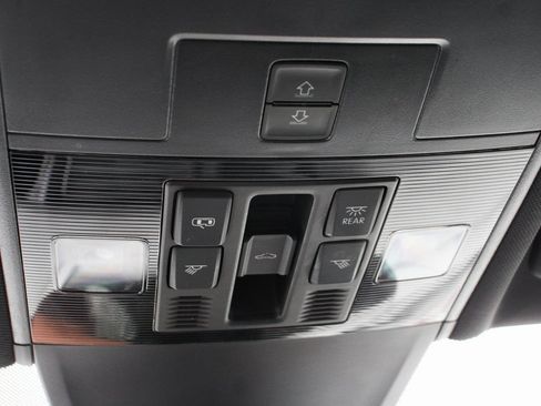 Used 2024 Volkswagen Tiguan SE R-Line FWD image 27