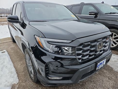 Used 2025 Honda Ridgeline TrailSport image 3