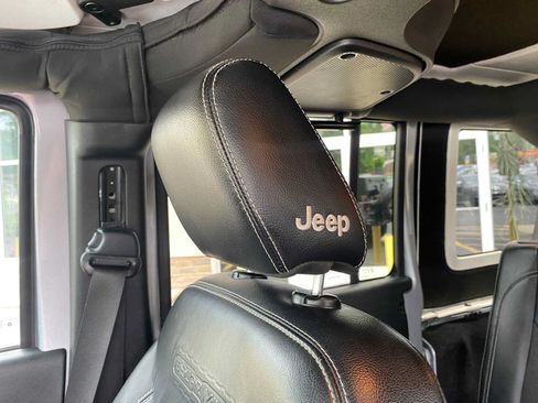 Used 2018 Jeep Wrangler Unlimited Sport AWD/4WD image 17