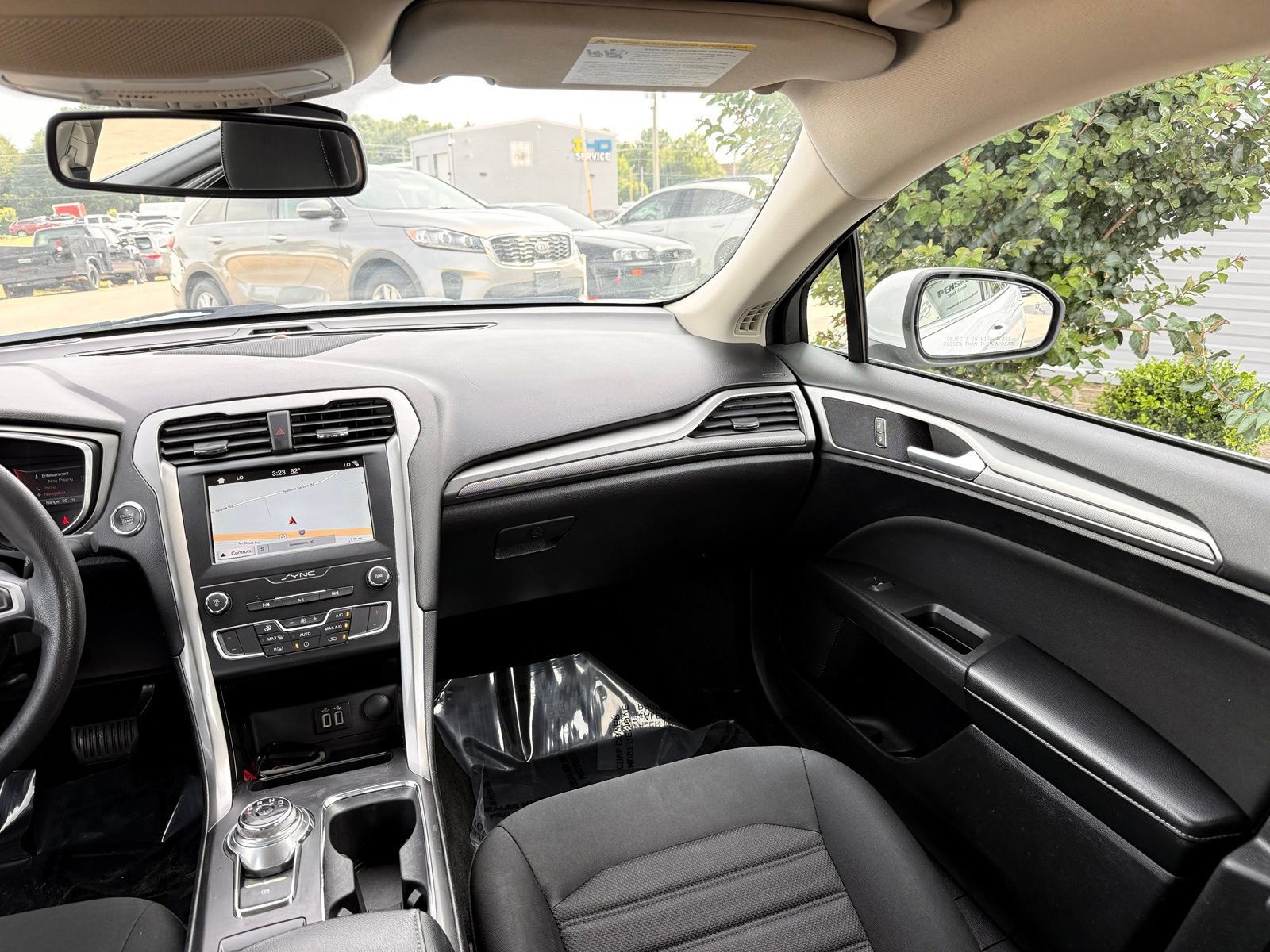 Used 2019 Ford Fusion SE FWD image 21
