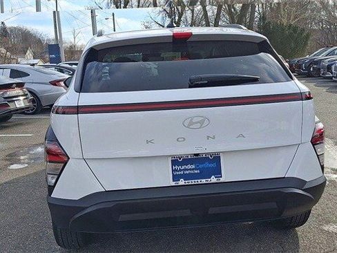 Certified 2025 Hyundai Kona SEL image 7