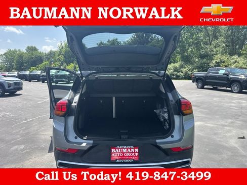 Used 2023 Buick Encore GX Preferred w/ Cold Weather Comfort Package FWD image 36