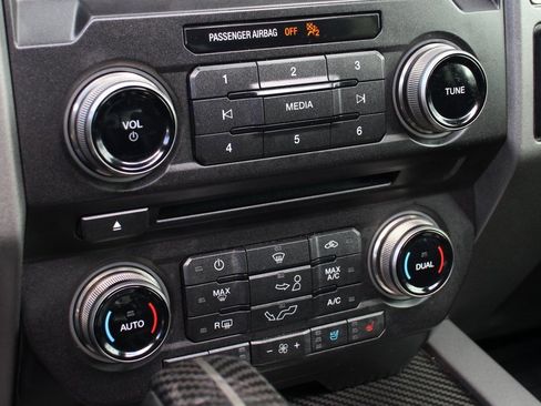 Used 2017 Ford F150 Raptor w/ Equipment Group 802A Luxury image 39