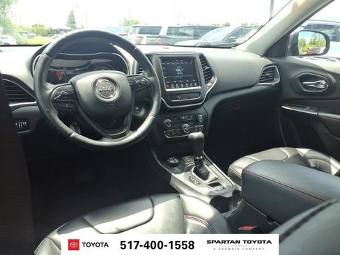 Used 2019 Jeep Cherokee Trailhawk w/ Cold Weather Group AWD/4WD image 13