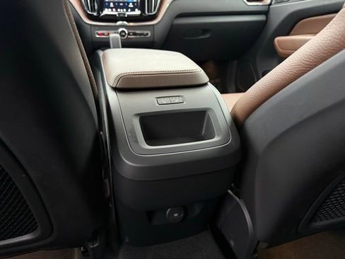 Certified 2023 Volvo XC60 B5 Plus w/ Climate Package image 28