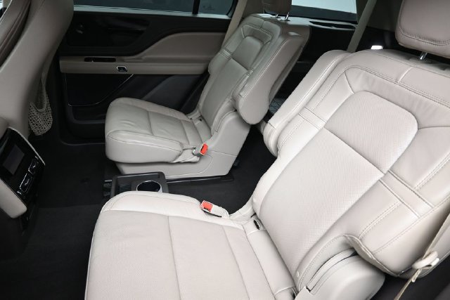 Used 2021 Lincoln Aviator Reserve w/ Equipment Group 201A AWD/4WD image 20