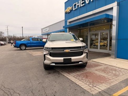 Used 2021 Chevrolet Tahoe LT w/ LT Signature Package image 2