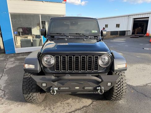 Used 2024 Jeep Wrangler Sport S image 8