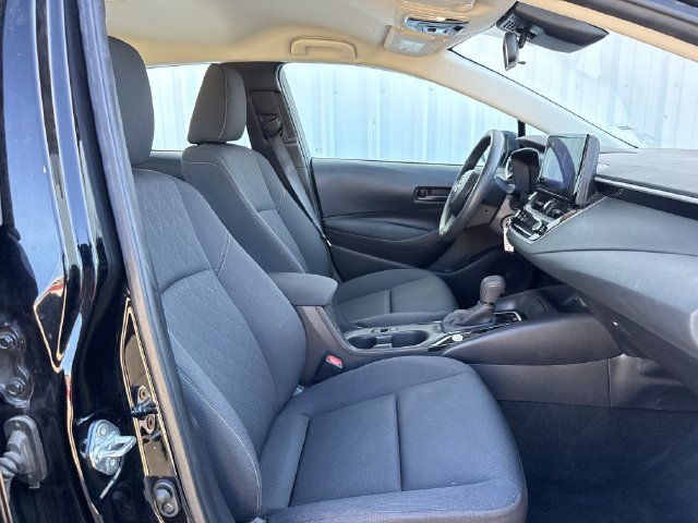 Used 2025 Toyota Corolla LE FWD image 27