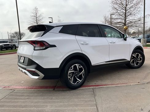 Used 2025 Kia Sportage LX image 6