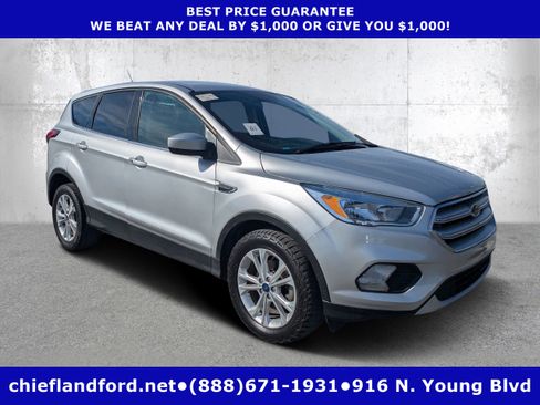 Used 2019 Ford Escape SE image 1