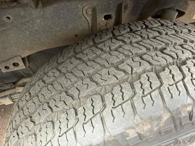 Used 2016 Toyota Tacoma TRD Off-Road AWD/4WD image 6