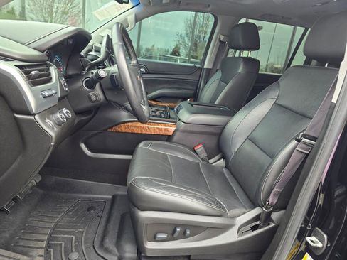 Used 2017 Chevrolet Suburban Premier image 24