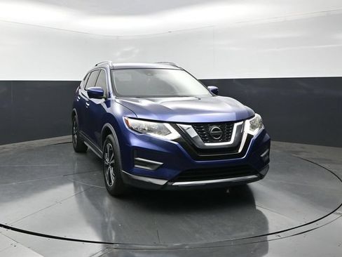 Used 2020 Nissan Rogue SV w/ Premium Package FWD image 5