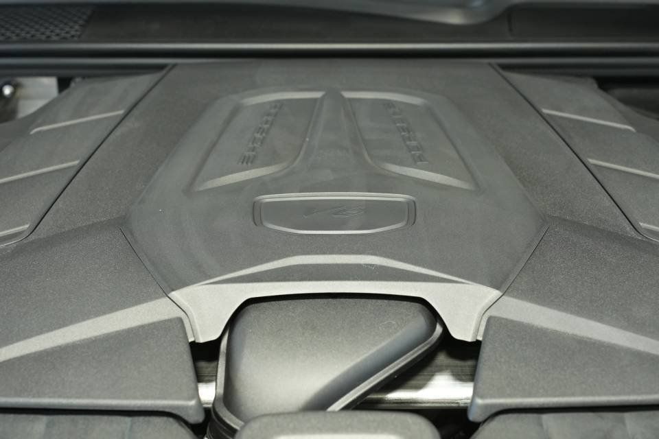 Certified 2026 Porsche Cayenne AWD/4WD image 31