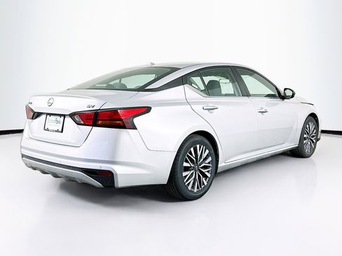 Used 2024 Nissan Altima 2.5 SV image 9