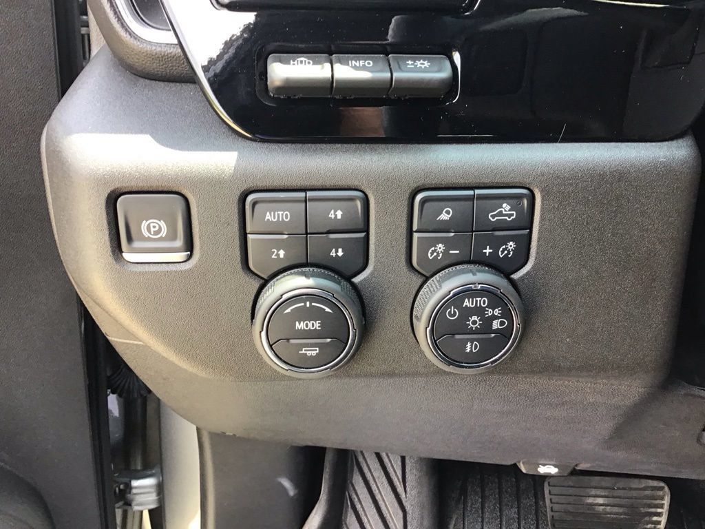 Used 2025 Chevrolet Silverado 2500 High Country w/ Technology Package AWD/4WD image 21