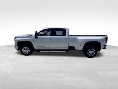 Used 2024 Chevrolet Silverado 3500 High Country w/ High Country Premium Package AWD/4WD image 3