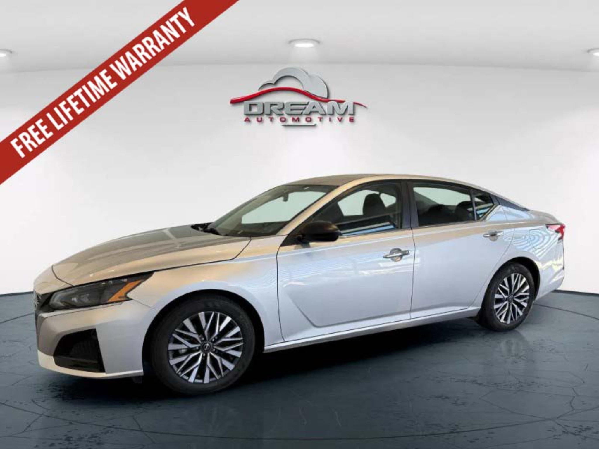Used 2025 Nissan Altima 2.5 SV FWD image 18