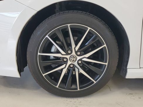 Used 2023 Toyota Camry SE FWD image 8