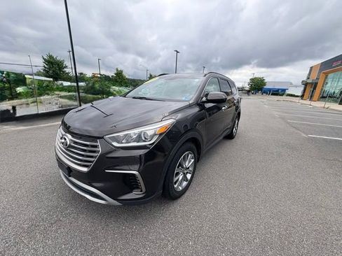 Used 2018 Hyundai Santa Fe SE AWD/4WD image 1