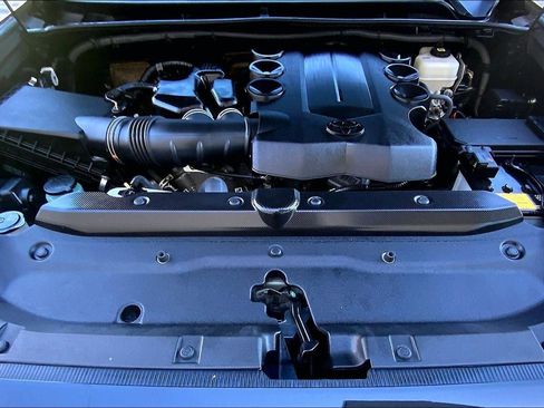 Used 2023 Toyota 4Runner 40th Anniversary SE image 9