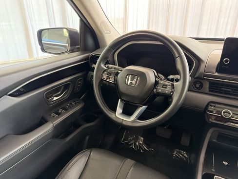 Used 2024 Honda Pilot Touring image 26