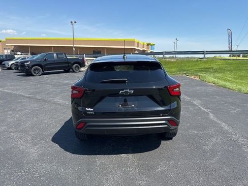 Used 2024 Chevrolet Trax LS w/ LS Convenience Package image 7