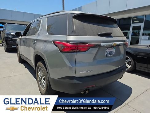 Used 2023 Chevrolet Traverse LT FWD image 3