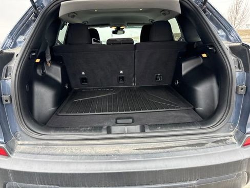 Used 2021 Jeep Cherokee Latitude w/ Mopar Interior Package image 26