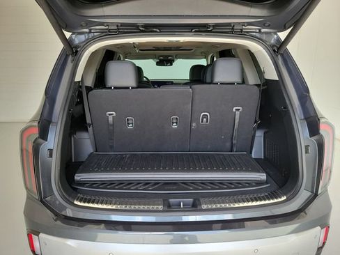 Used 2024 Kia Telluride SX FWD image 9
