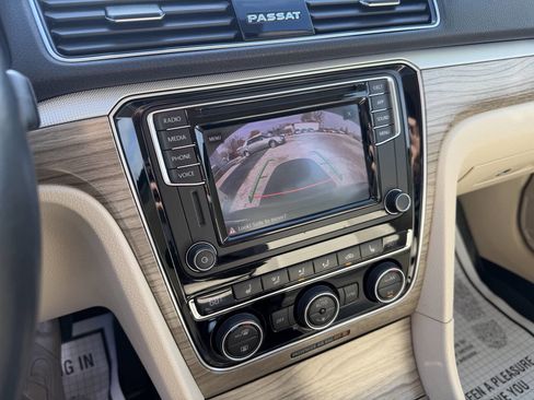 Used 2018 Volkswagen Passat 2.0T SE image 14