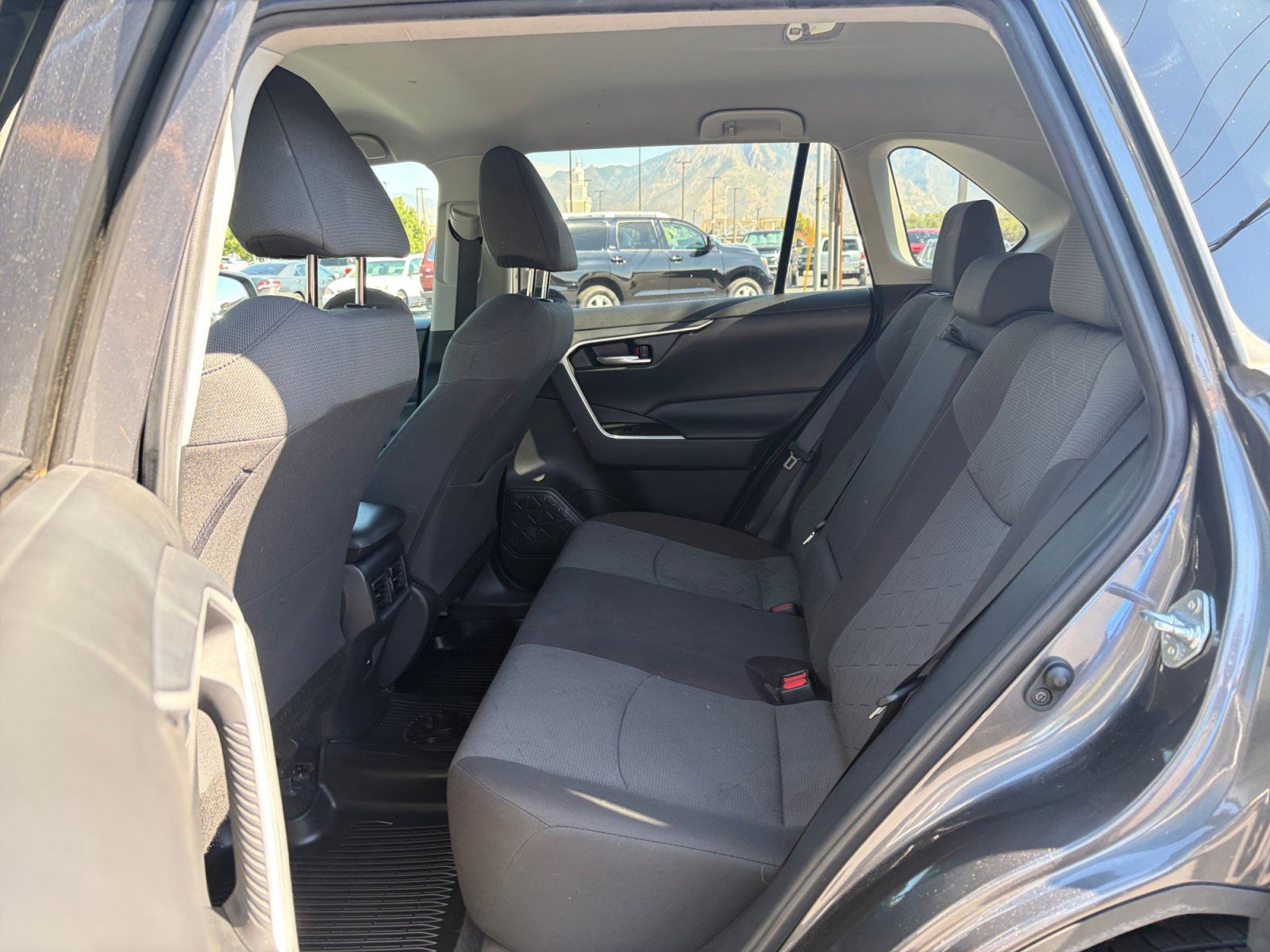 Used 2021 Toyota RAV4 XLE AWD/4WD image 25