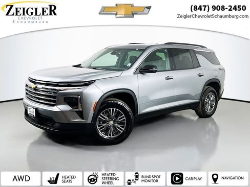 Used 2025 Chevrolet Traverse LT image 1