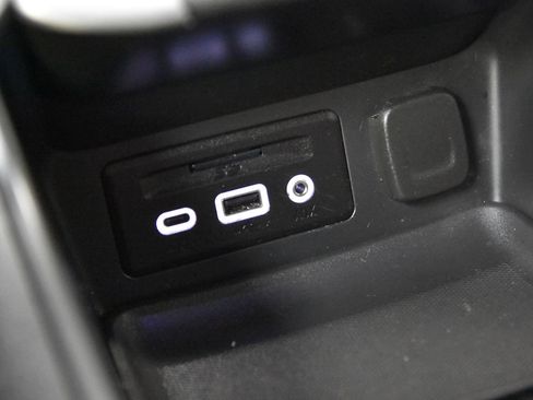 Used 2023 GMC Terrain SLE w/ Driver Convenience Package FWD image 28