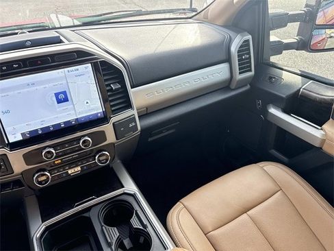 Certified 2022 Ford F250 Lariat w/ Lariat Ultimate Package image 15