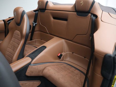 Certified 2025 Ferrari Roma Spider image 17