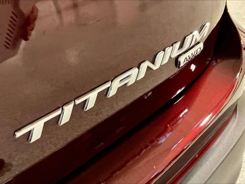 Used 2017 Ford Edge Titanium image 10