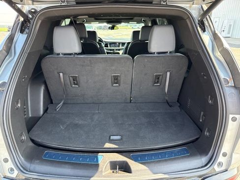 Used 2024 Buick Enclave Essence w/ Experience Buick Package AWD/4WD image 9