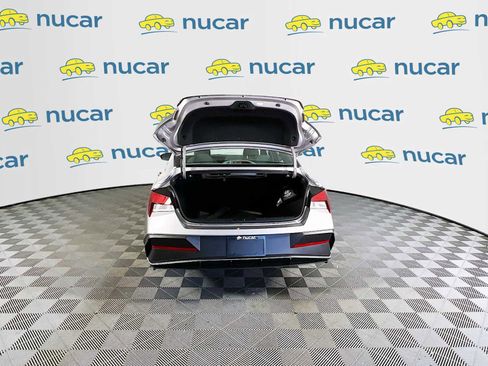 Used 2024 Hyundai Elantra SEL image 25