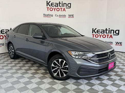 Used 2022 Volkswagen Jetta S image 3