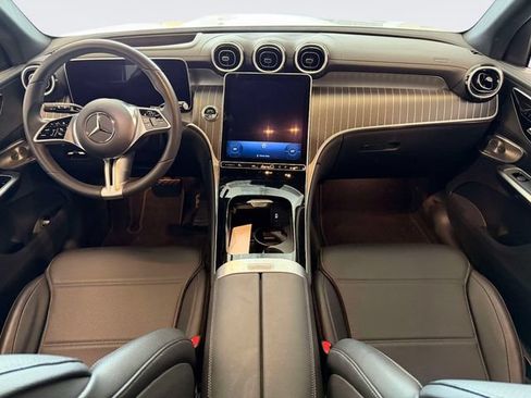 Used 2024 Mercedes-Benz GLC 300 4MATIC image 13