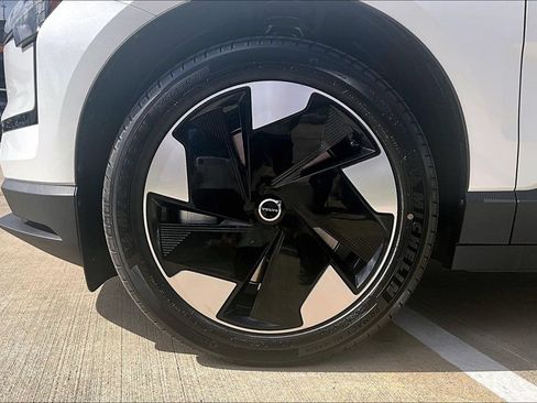 New 2026 Volvo EX30 Plus w/ Protection Package Premier AWD/4WD image 38