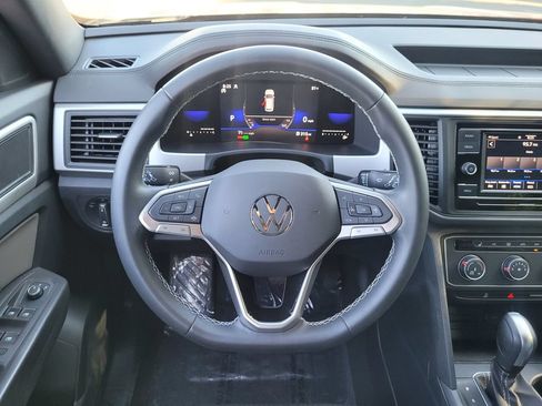 Used 2023 Volkswagen Atlas Cross Sport SE AWD/4WD image 17