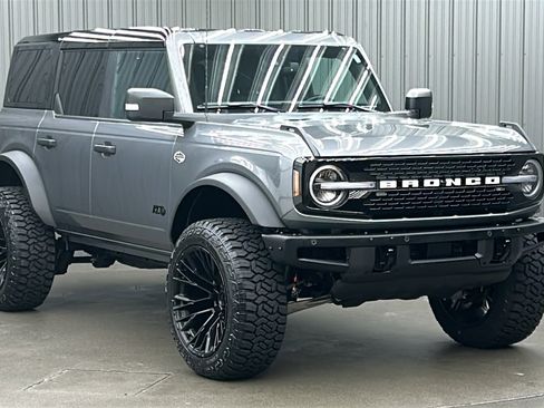 Used 2024 Ford Bronco Wildtrak image 7